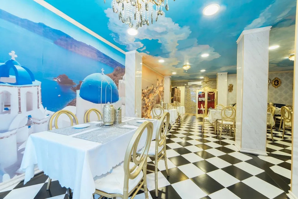 Bless Amare Boutique Hotel by RedDoorz