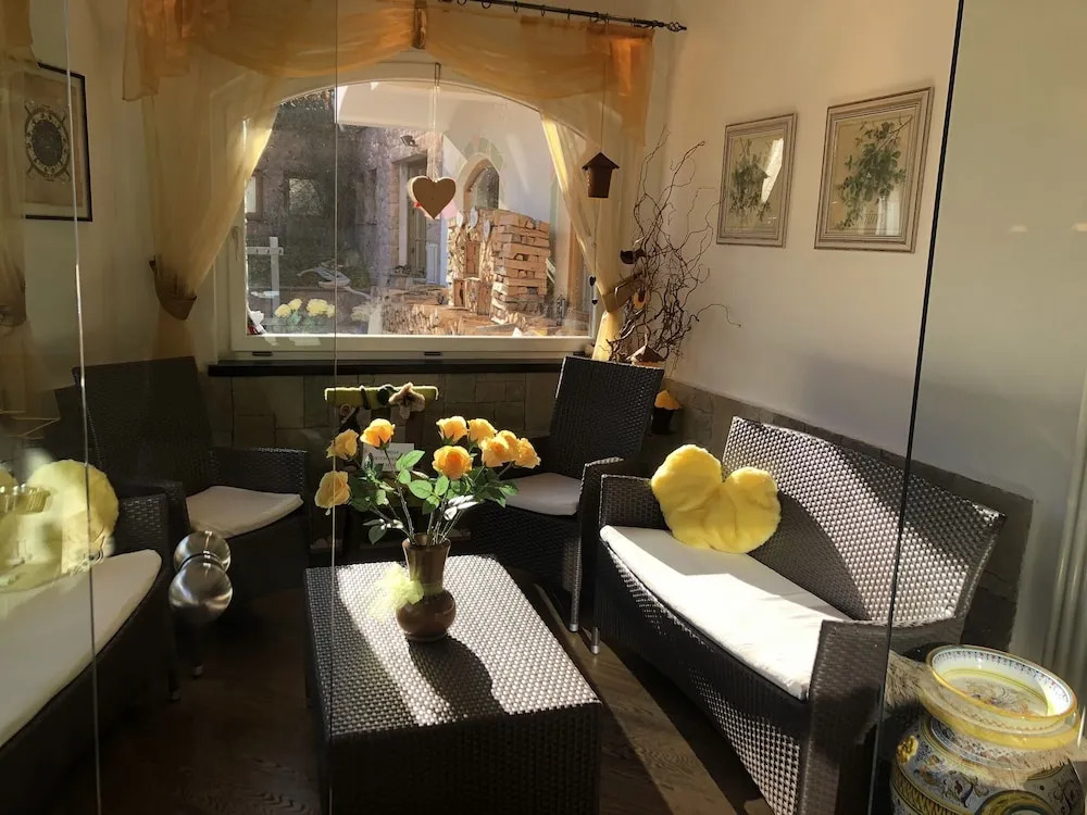 Alpine Touring Hotel-petfriendly