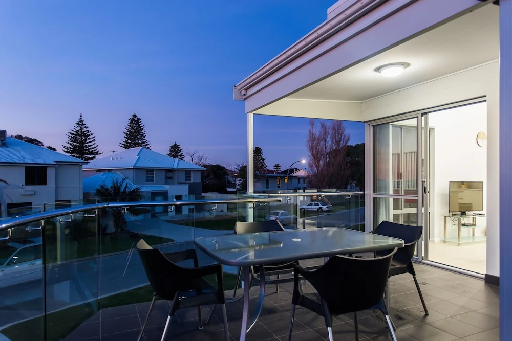 Reflections By Rockingham Apartments