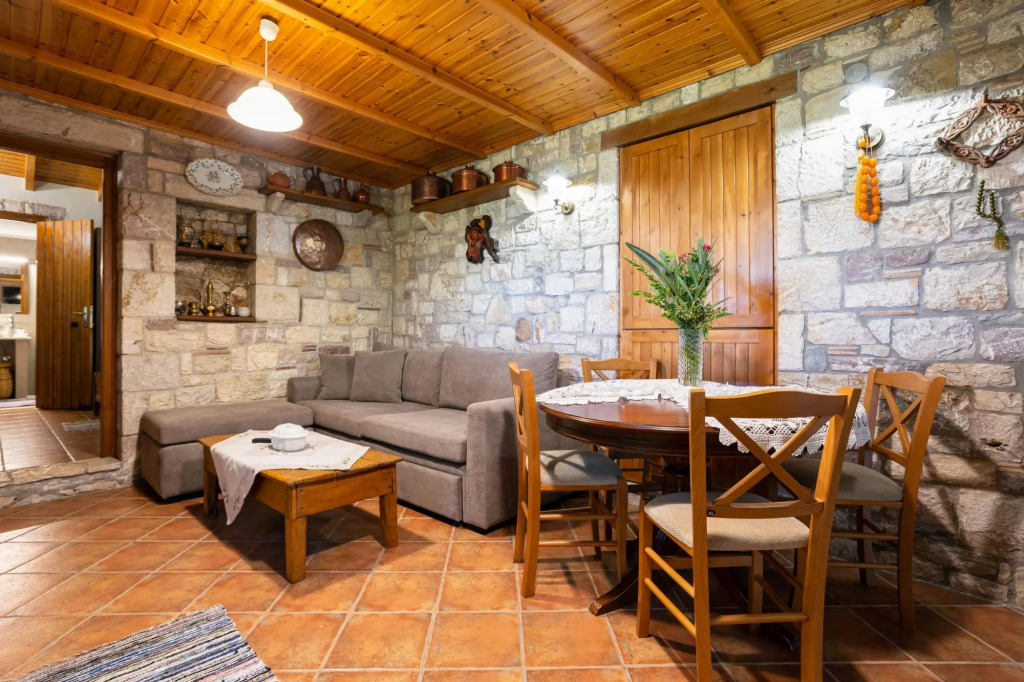Petalidi Olive Garden Stone House near the beach