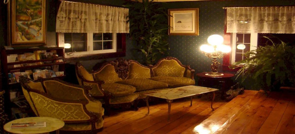 Sutton's Haven Inn