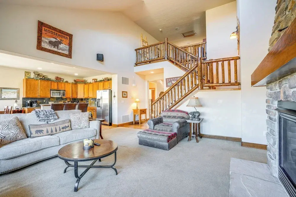 Mtn Views & Private Hot Tub: Granby Group Getaway!