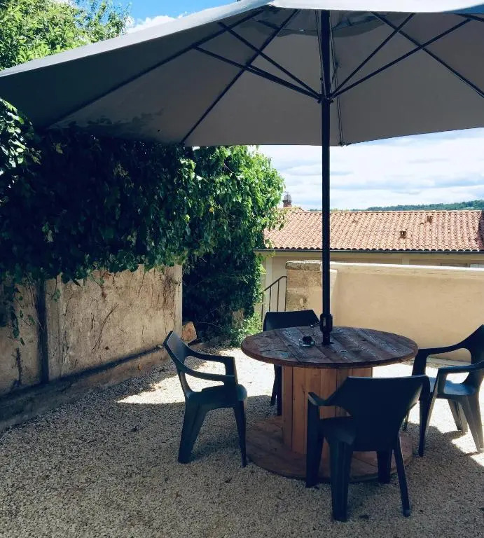 Appartement cour ancienne abbaye
