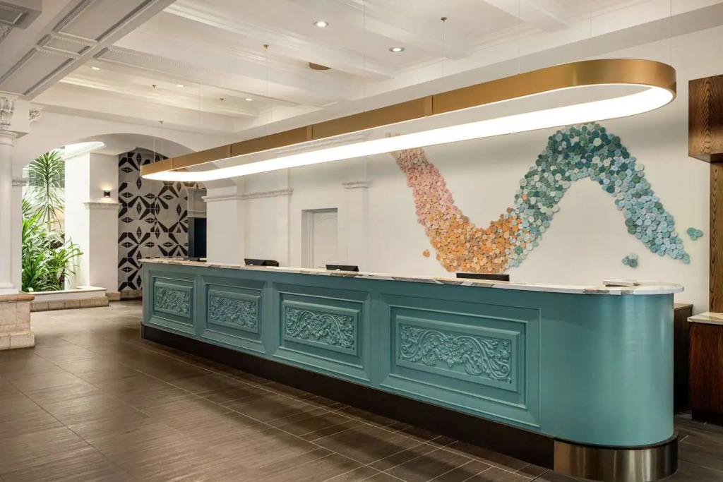 Отель Embassy Suites by Hilton Fort Lauderdale 17th Street