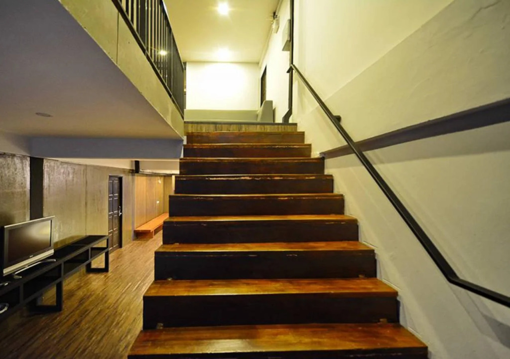 STrips the Poshtel - Hostel