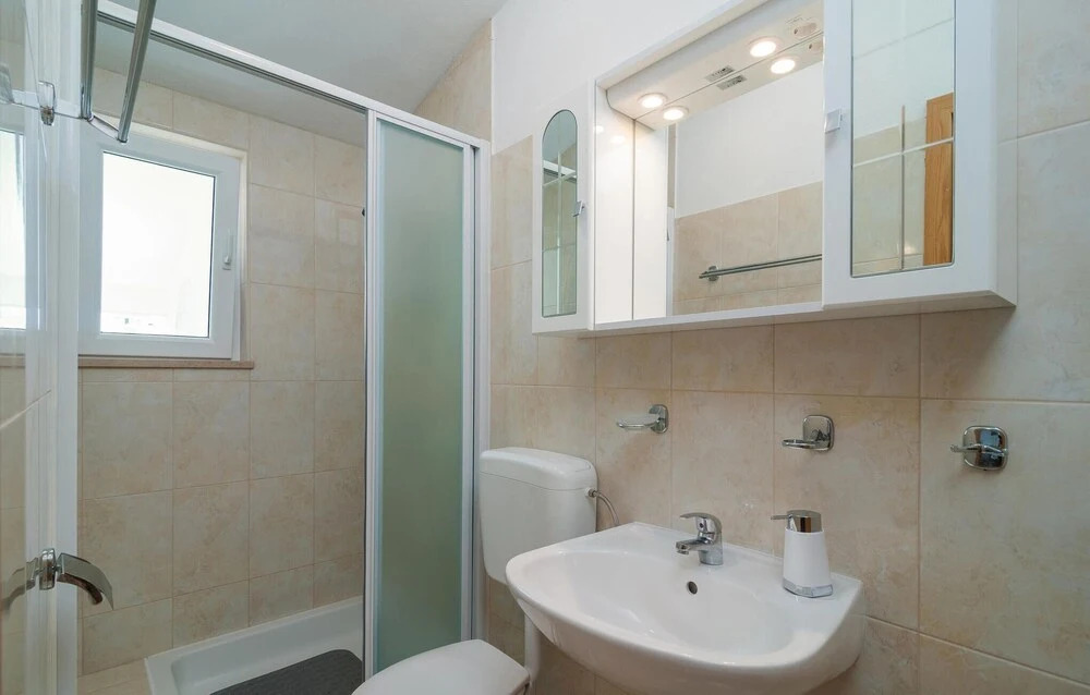 Stunning Apartment in Supetar-splitska With 2 Bedrooms and Wifi