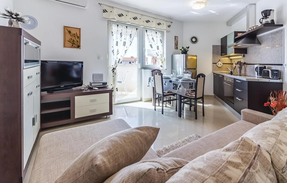 Beautiful Home in Vodnjan With Wifi and 2 Bedrooms