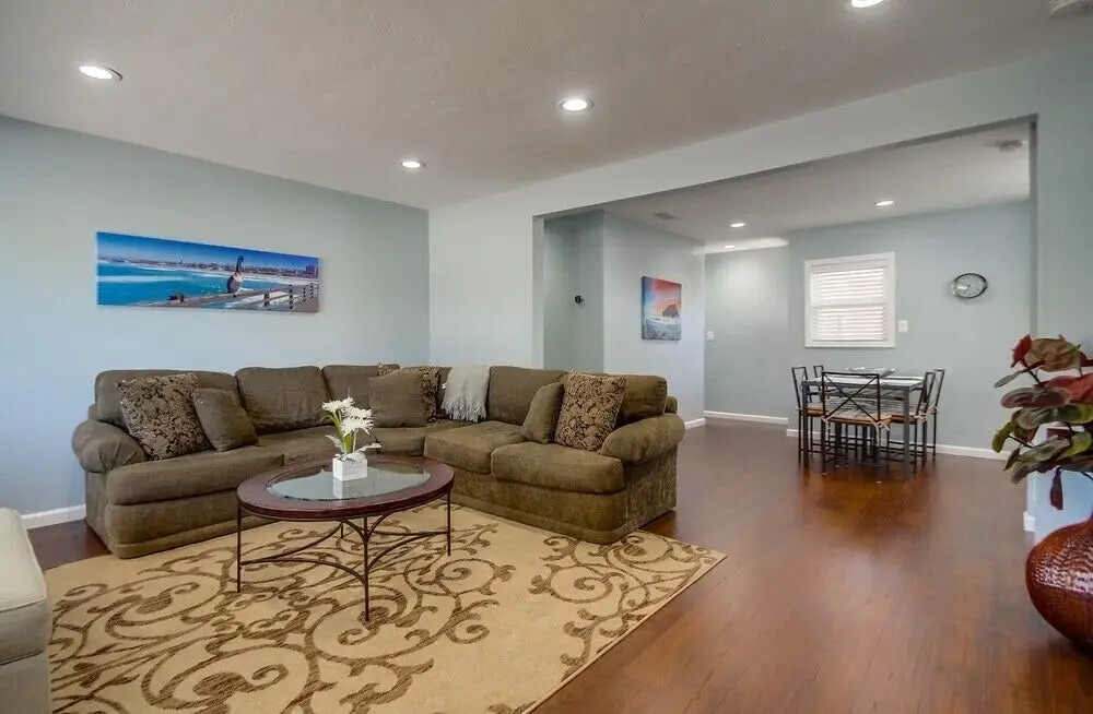 Hang Ten 3 Bedrooms 2 Bathrooms Home