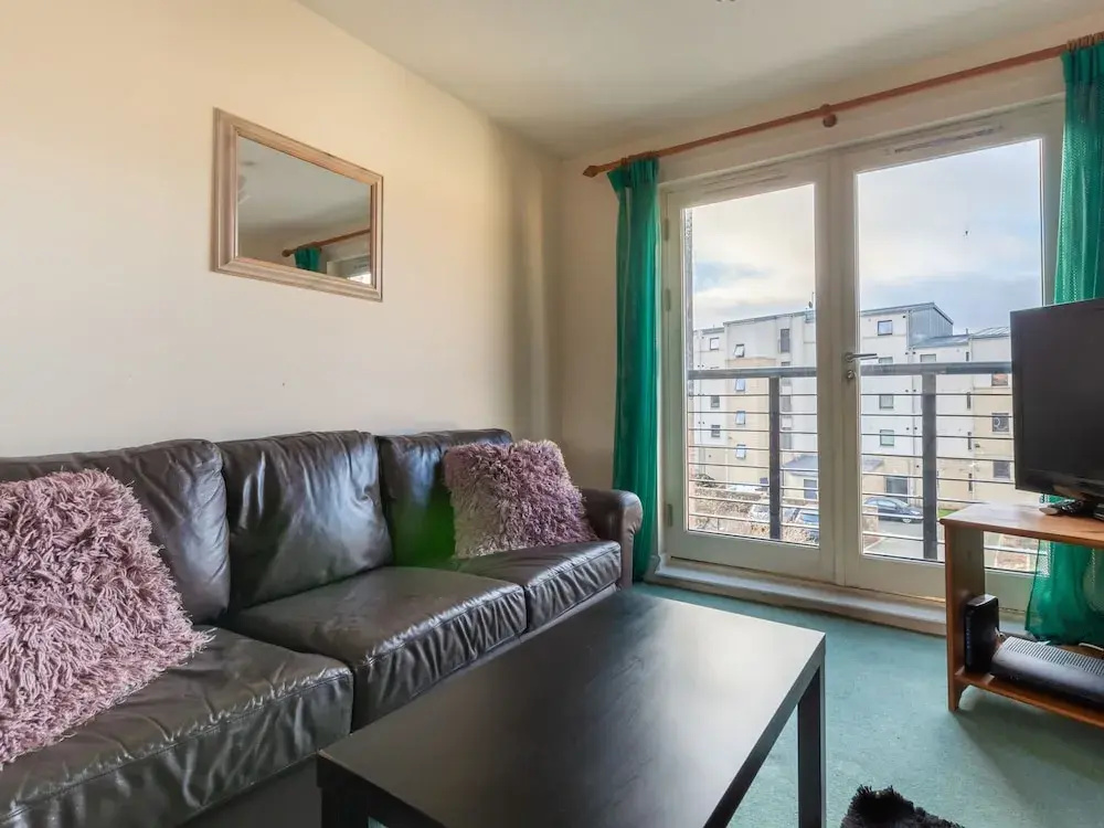 Elegant Apartment in Edinburgh near River Almond