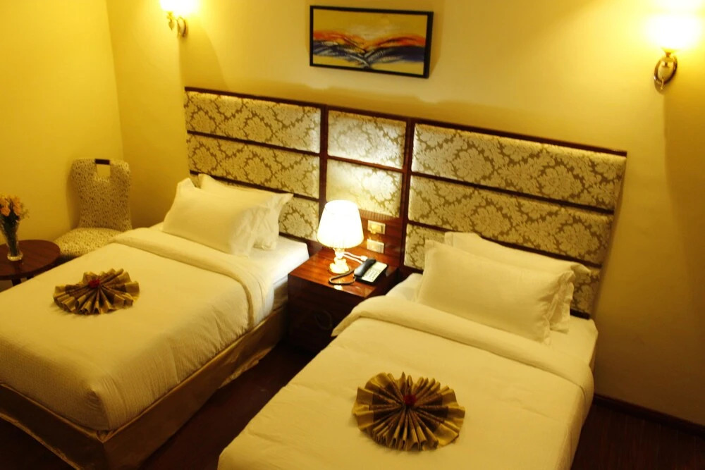 Golden Royal Hotel