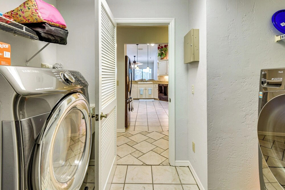 casa Ensenada in Palm Coast: Lanai + Heated Pool