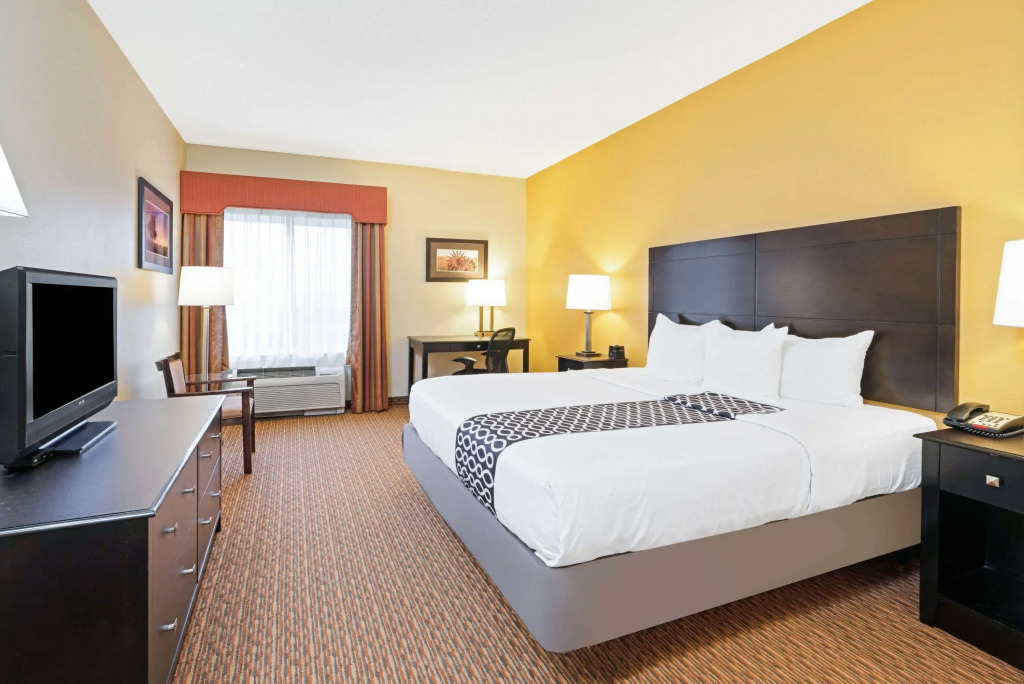 La Quinta by Wyndham Stillwater -University Area