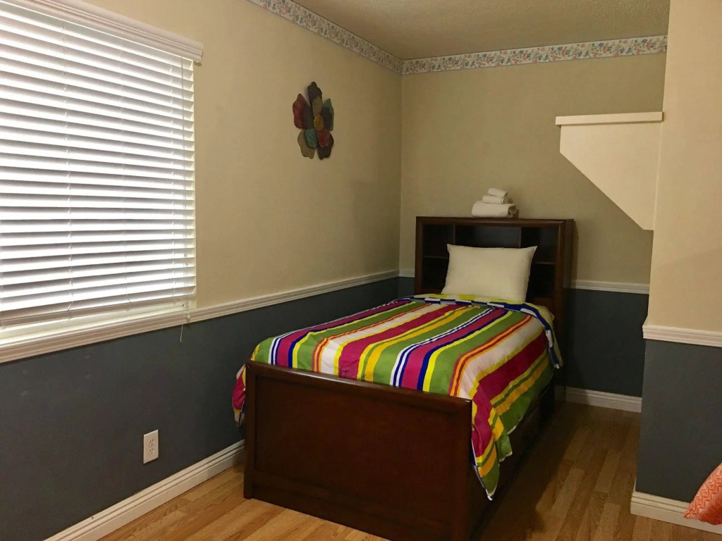 Traveler's Bed & Breakfast Hostel