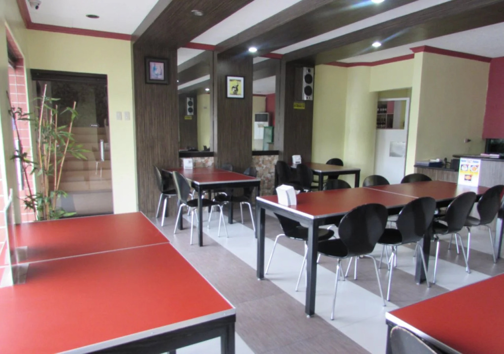 Oyster Plaza Hotel