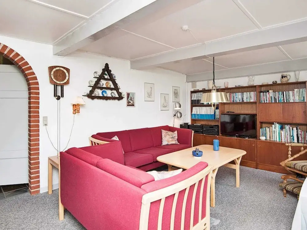 Vintage Holiday Home in Bredebro near Sea