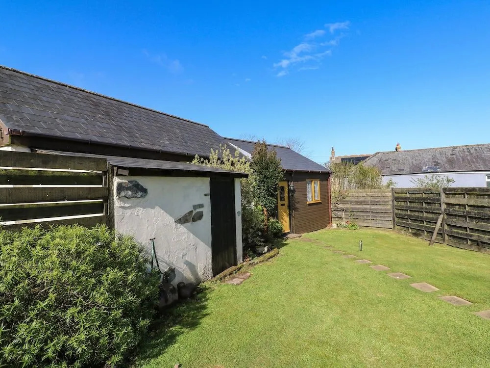 Contention Barn