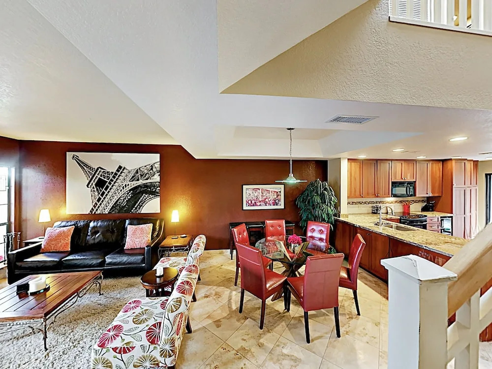 New Listing! “Phoenix Rose” On The Fairway Townhouse
