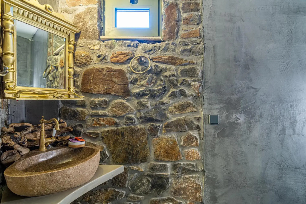 Perachori Boutique Studios
