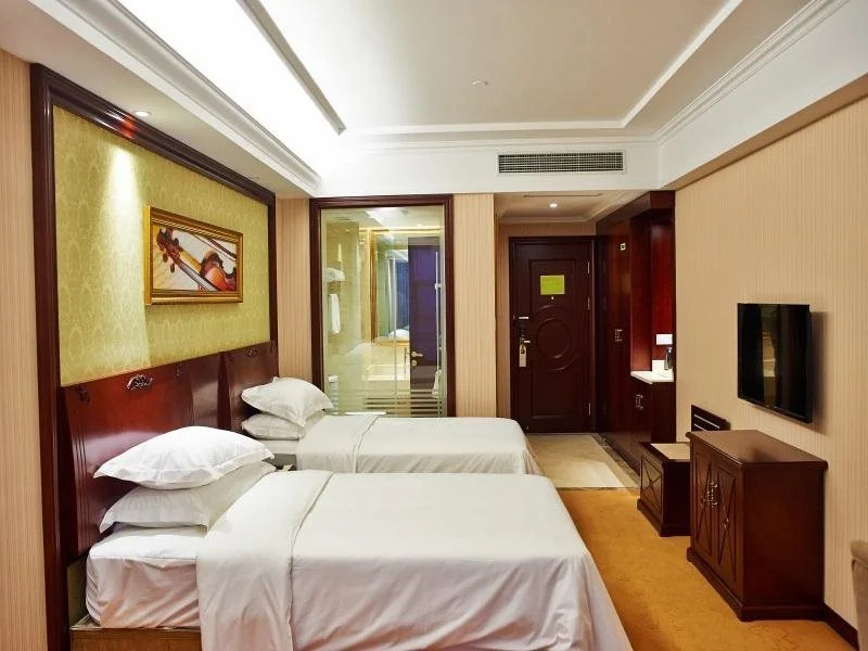 Vienna International Zhoupu Wanda Plaza