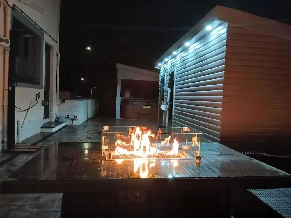 Apartment - Sleeps 4 - Hot Tub, Pet-friendly