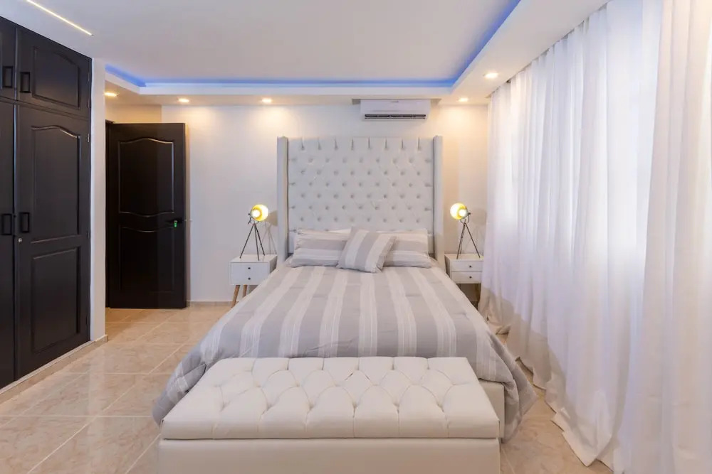 Unique & Spacious 2bdrs Luxury Condo