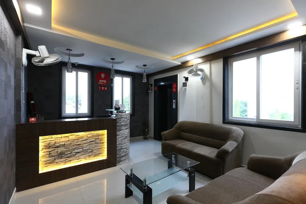 OYO 7131 Amrita Inn