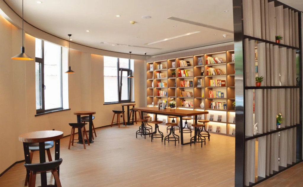Hanting Hotel Qingdao Yan'an 3rd Road Zhiquan Road Metro Station