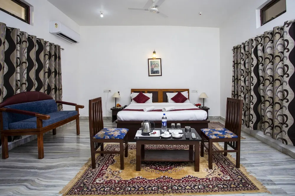 Narayan Niwas Resort