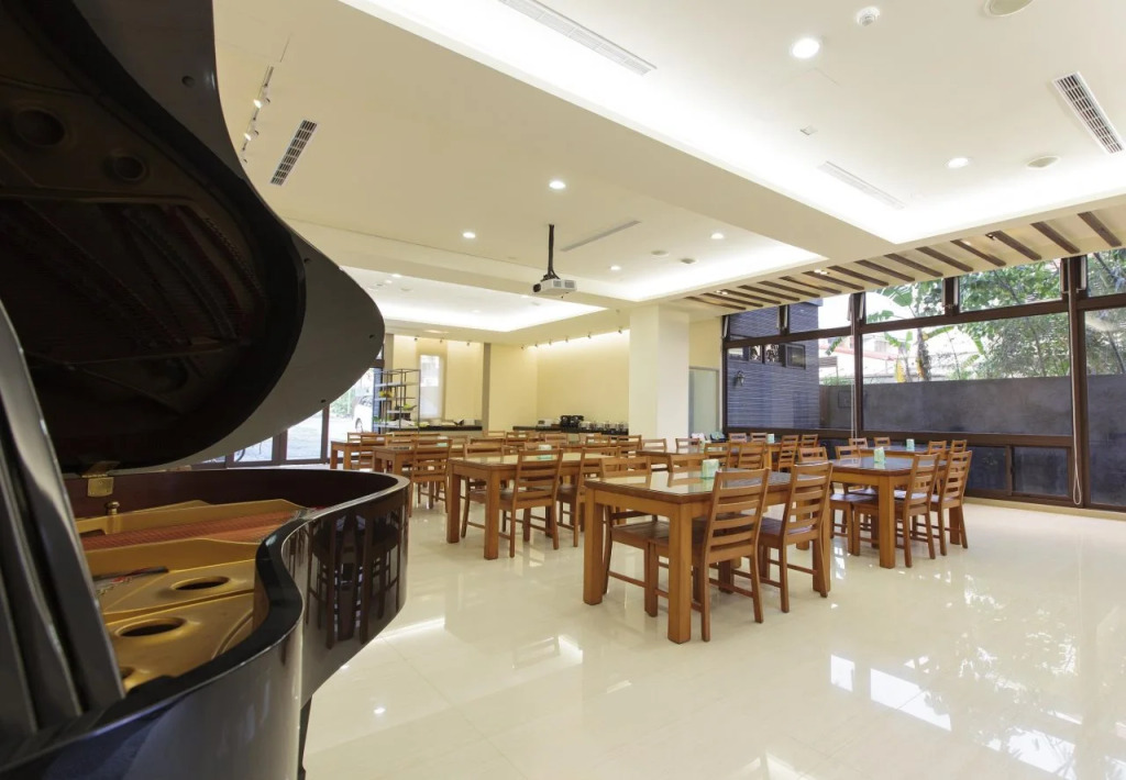 兩腳詩集 綠活學旅 Footprint Inn