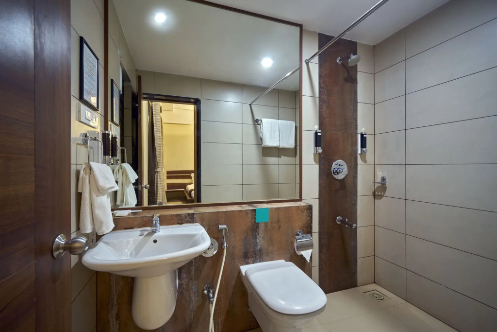 Hotel 3 Leaves Kolhapur