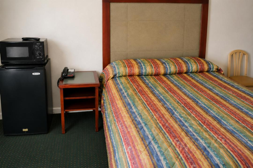 Budget Lodge by OYO Portland West