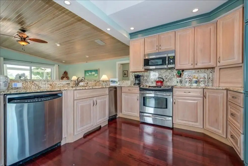 Homes-293 Harbor Drive