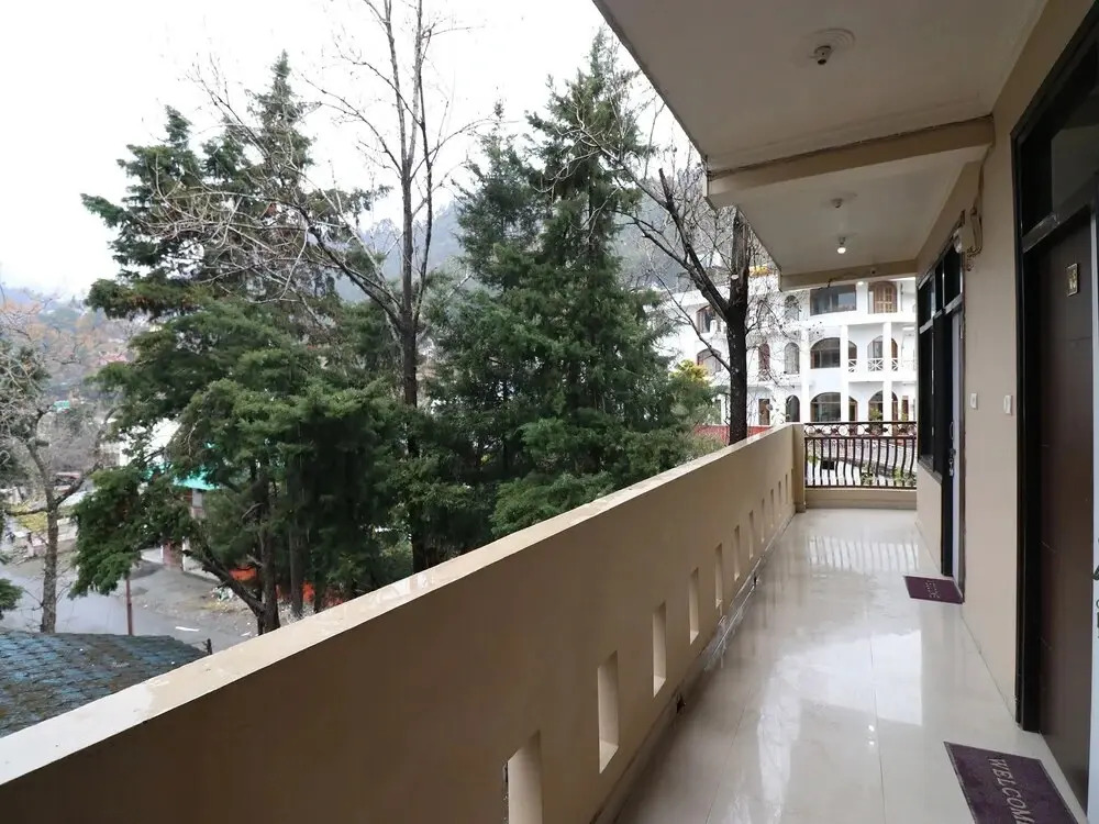Hotel Reeva By OYO Rooms