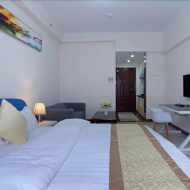 Yannian Square Hotel