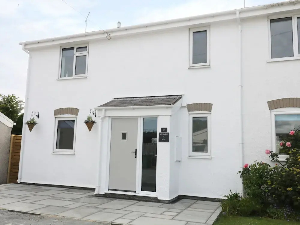 21 Llwyn Gwalch Estate