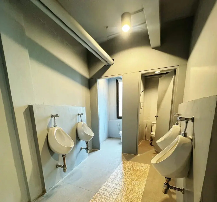 Sukhum Huai Khwang Guest House