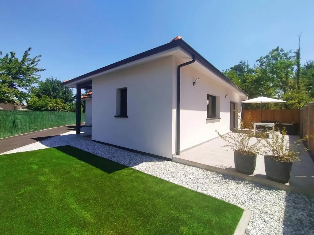 Maison Garbay spacieuse parking jardin