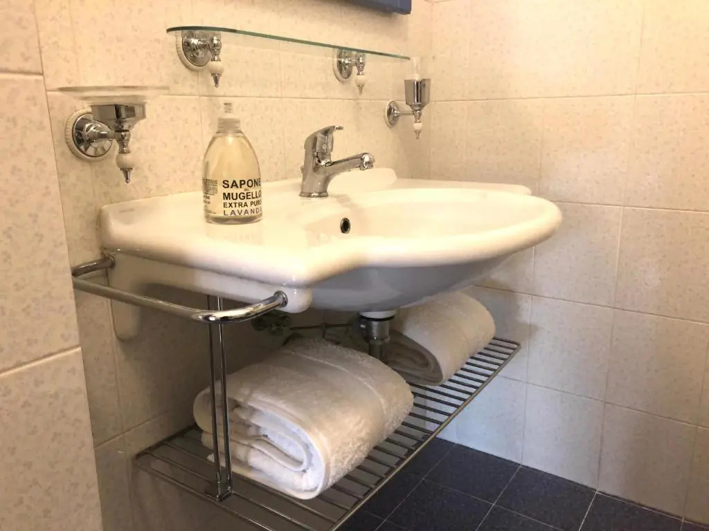 Questa casa non è un albergo CIU-ATR 9390-9