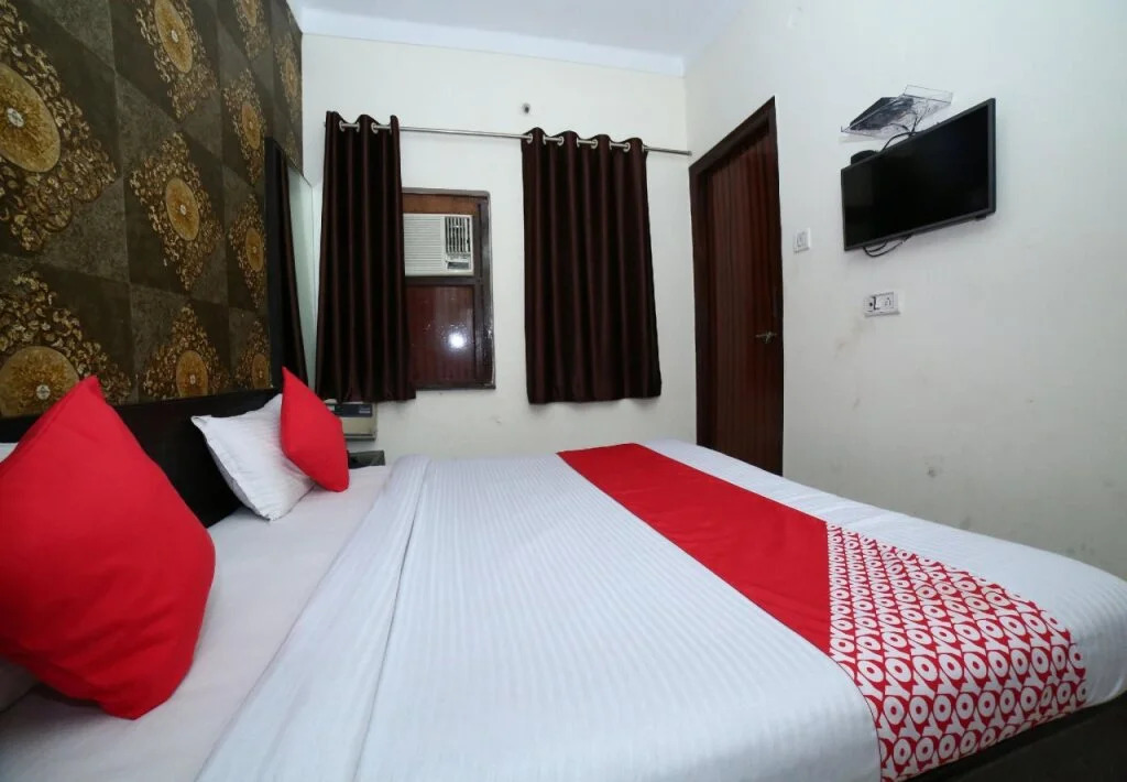 OYO 15933 Hotel V Square