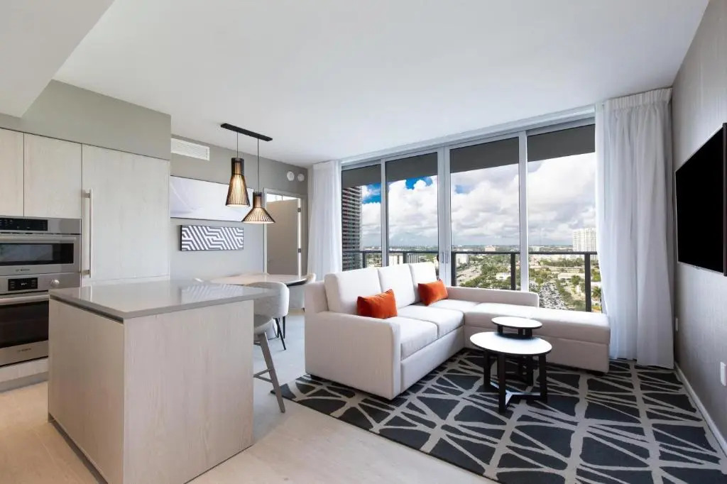 Spacious 3 Bedroom at Hyde Beach House 12th floor