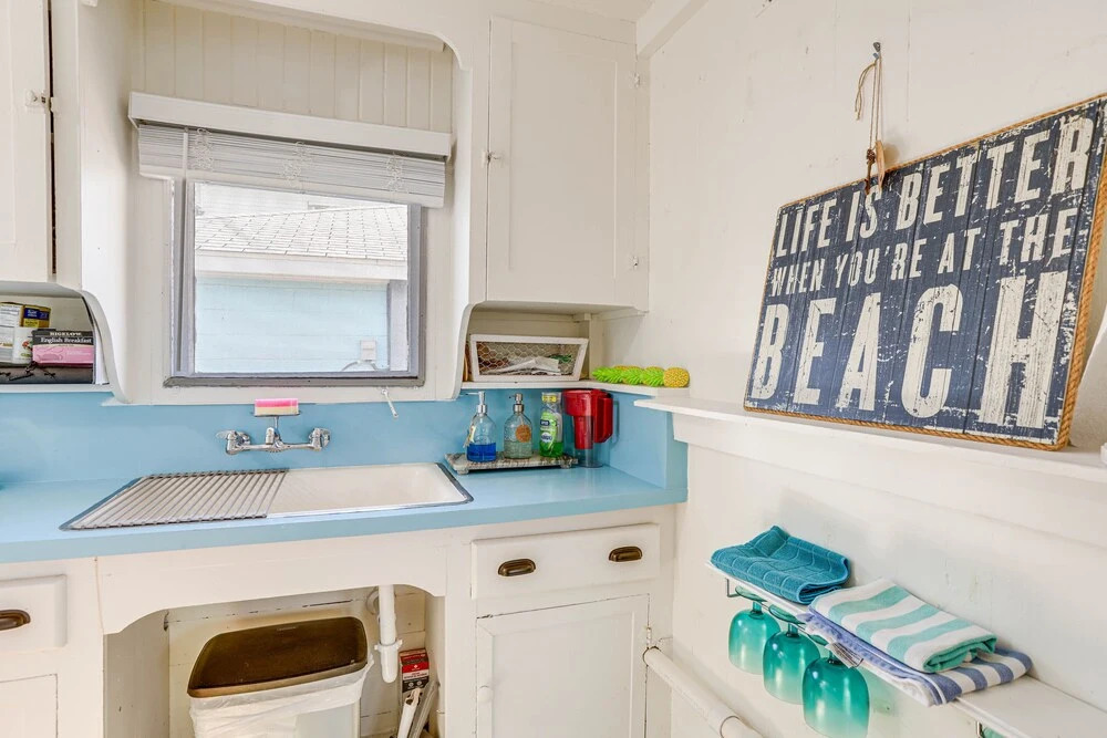Sunny Treasure Island Bungalow, 200 Steps to Beach, Treasure Island