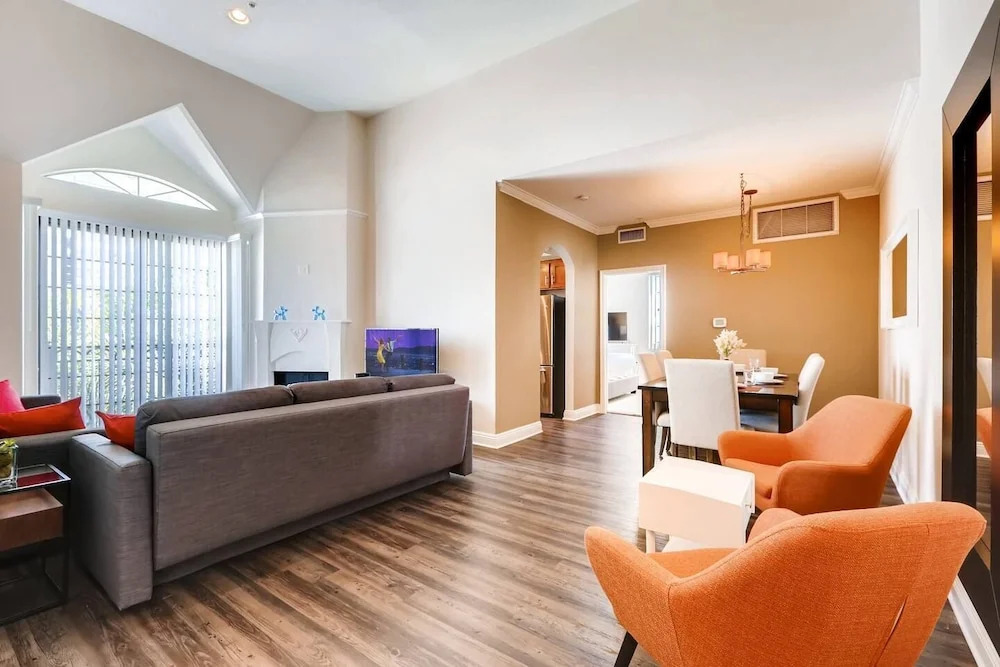 Awesome Beverly Hills A+ Penthouse Unit Across From Cedars Sinai! (BW-5)