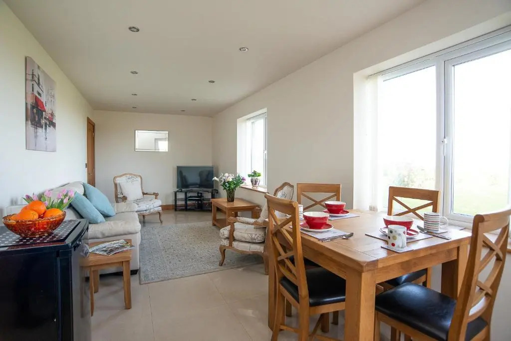 Finest Retreats - Sea Views Cottage
