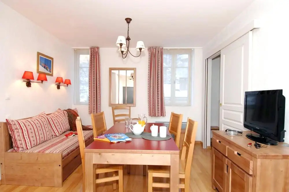 Apartment with 2 Bedrooms in Bagnères-De-Luchon - 18 Km From the Slopes