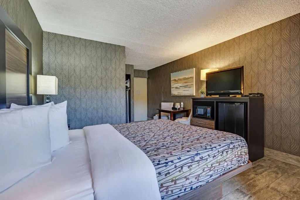 Blue Creek Inn