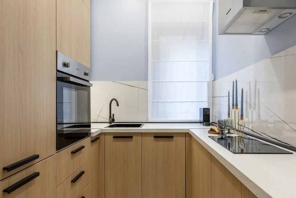 Luxury Piata Romana 2BR Urban Sanctuary by HOLT