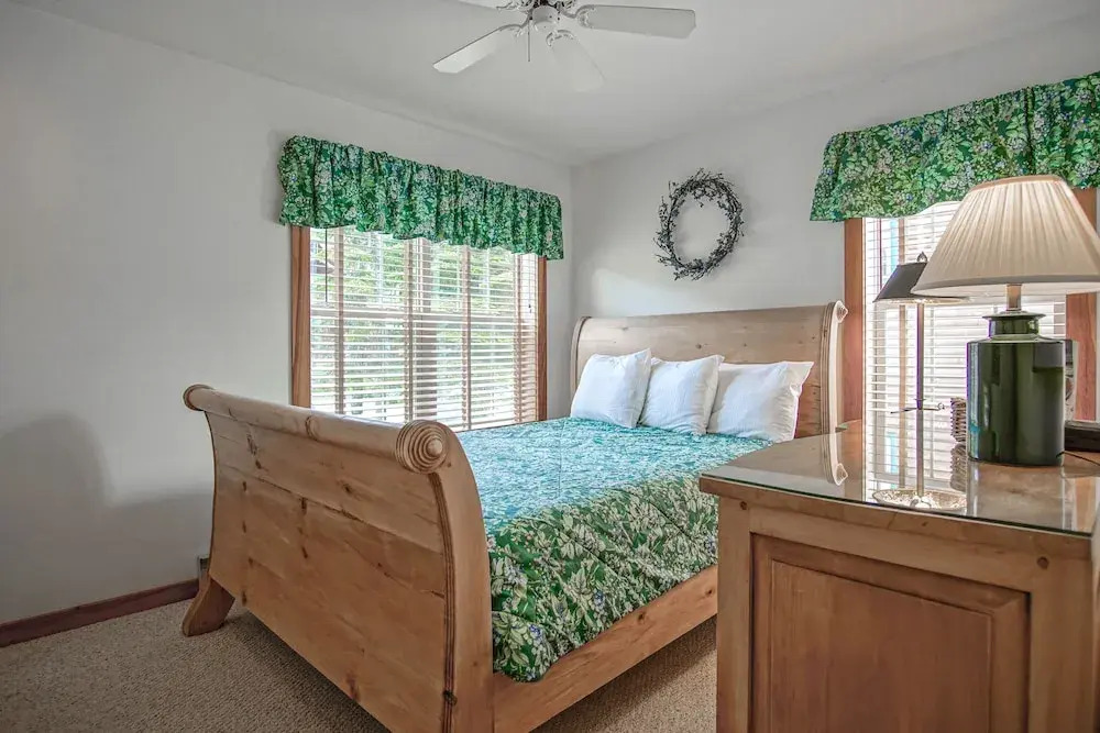 Camp 4 24: Slope Side, Cozy 2 BR With Shuttle Service