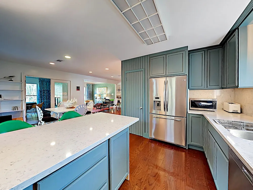 New Listing! the Palms - Canal On Double Lot 2 Bedroom Home