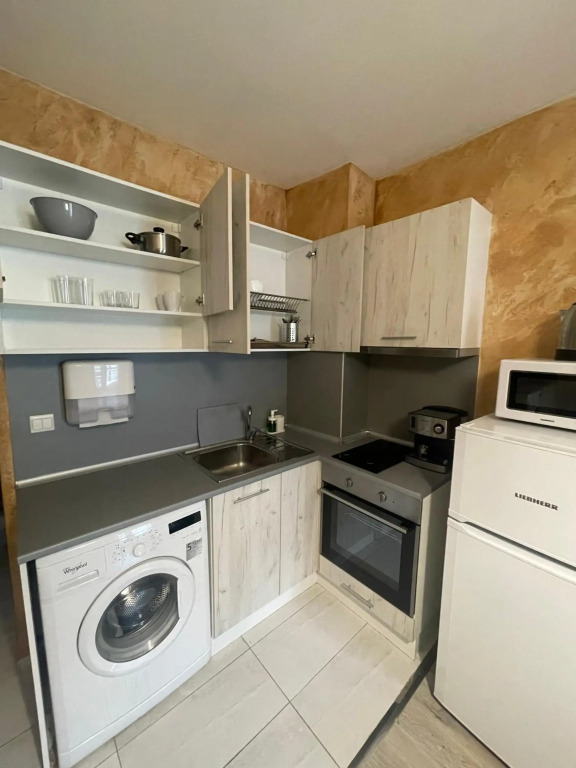 Colonel apartment 954