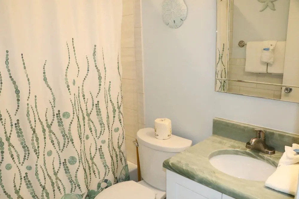 Jamaica Royale - 705 - 2 Br Condo